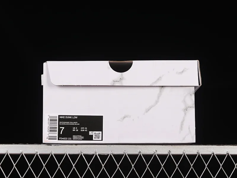 All Categories Nk SB Dunk Series Nk SB Dunk Low Low-top sneakers Nk Dunk Low "Multi Color" Vibrant three hooks Customized version of deconstructed strap casual sneakers FD4623-131